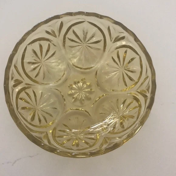 DEPRESSION GLASS Amber Bowl 4 1/2inch - Picture 2 of 3